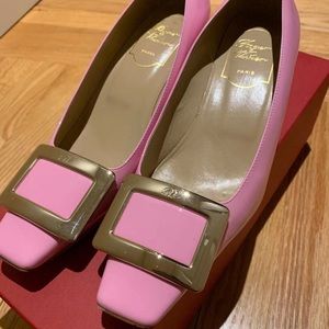 roger vivier patent leather pumps